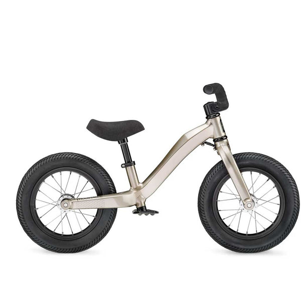 MOUSTACHE MERCREDI 12